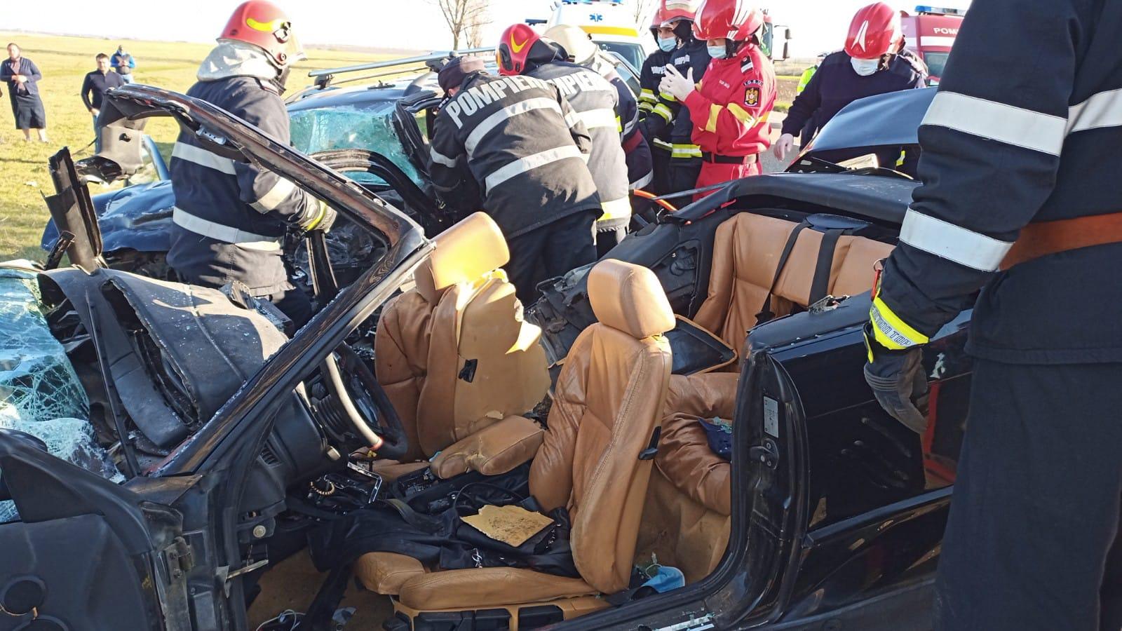 Accident grav la Bacău. Trei oameni au murit, alți doi sunt răniți grav