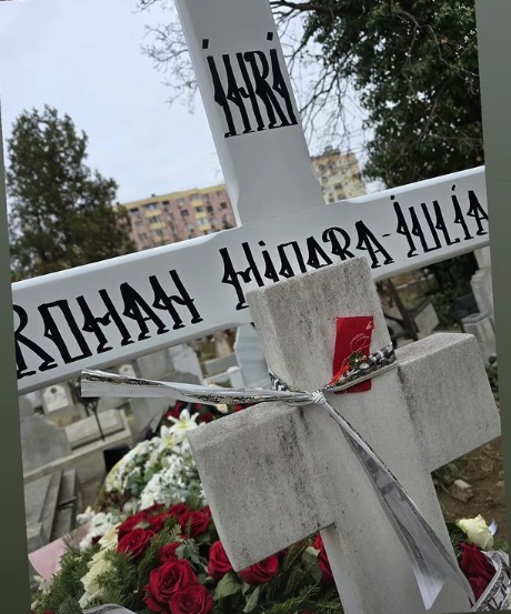 Ce a găsit astăzi Oana Roman la mormântul Mioarei Roman. La 9 zile de la deces, vedeta i-a făcut parastas mamei sale