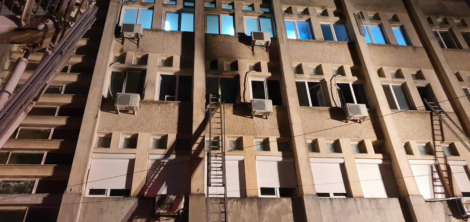 Imagini cu impact emoțional. Cum arată salonul ATI de la Spitalul din Piatra Neamț, în urma incendiului devastator