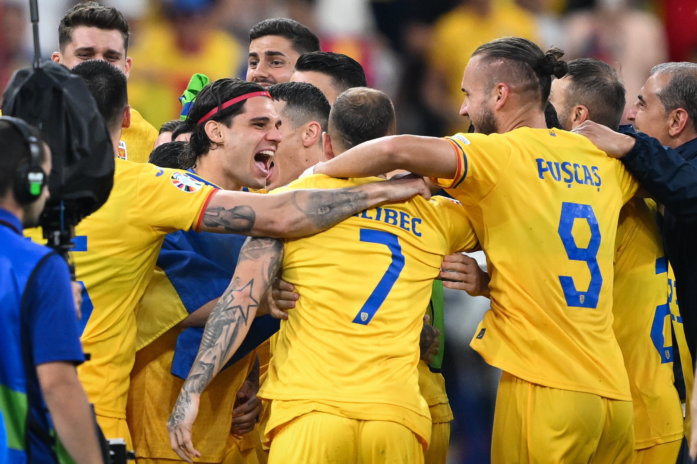 Ianis Hagi, lider de galerie. Imaginile bucuriei calificării naționalei în „optimile” Euro 2024