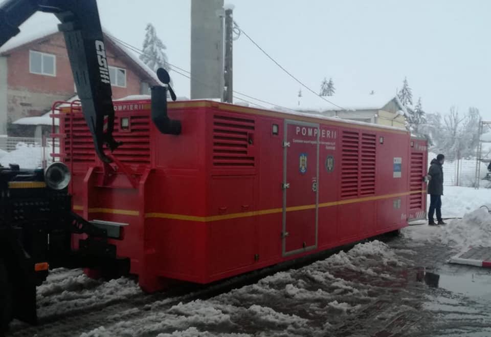UPDATE | Zeci de localități au rămas fără curent electric din cauza vremii severe. MAI a anunțat că 78.480 de locuințe sunt în această situație