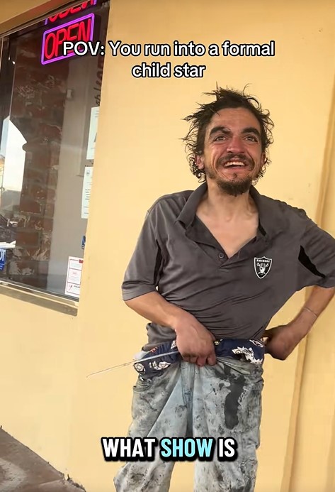 Un actor celebru a ajuns să locuiască pe străzi. Imagini cu fostul star ajuns la mila oamenilor