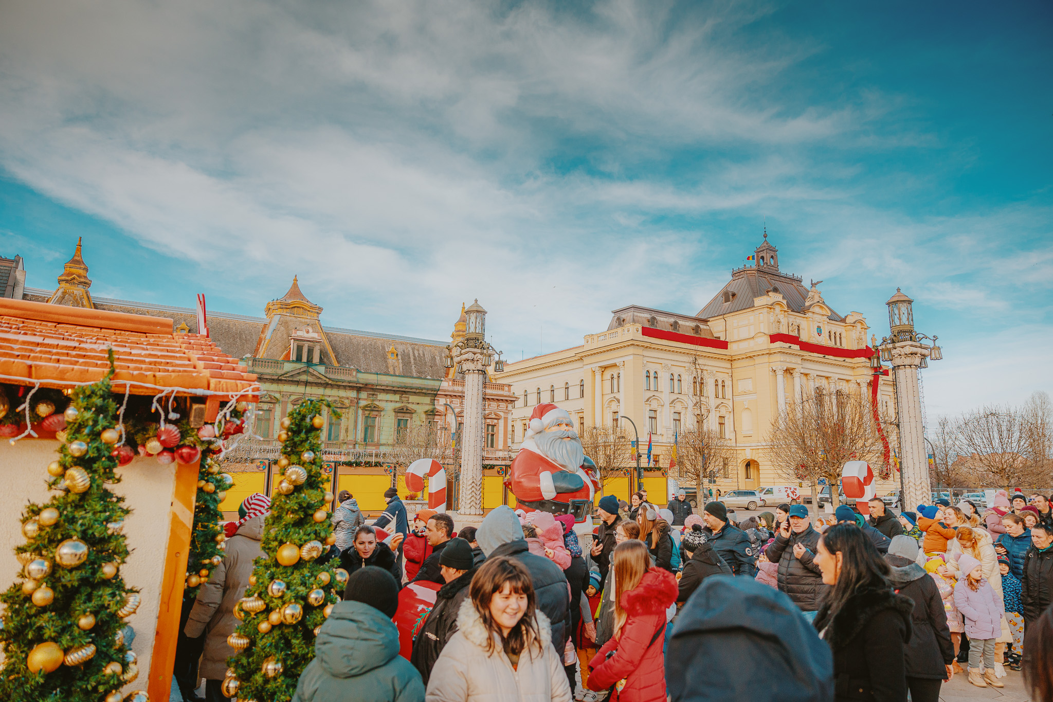 Târgul de Crăciun Oradea 2025. Miza pe artizanatul românesc, cu produse create de meșteșugari + un patinoar de 30 de metri lungime