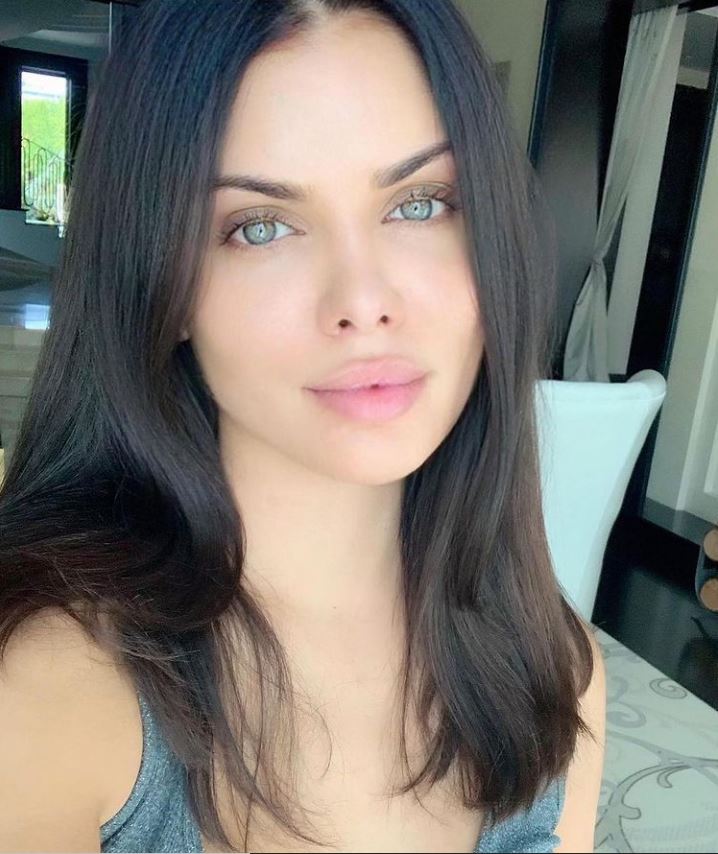 Imagini rare cu nepoții lui Ion Țiriac. Ileana Lazariuc s-a mutat din România cu cei doi copii: „Cea mai frumoasă zi cu voi”