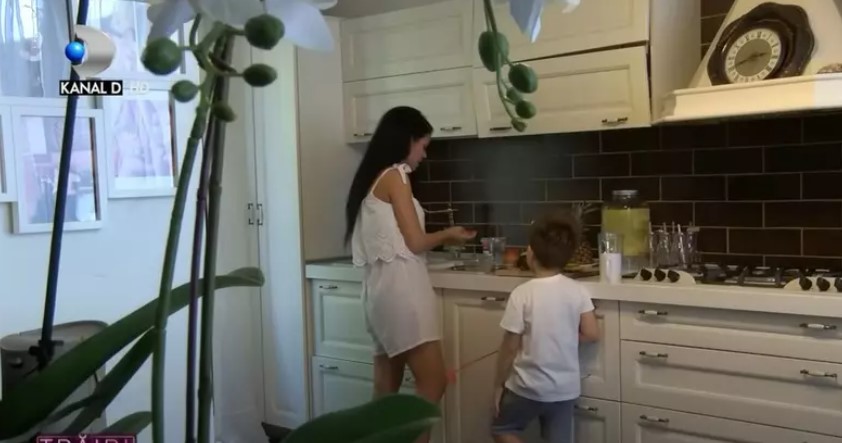 Imagini din casa în care locuiește Andreea Mantea. Detaliul din dormitor care a atras atenția tuturor