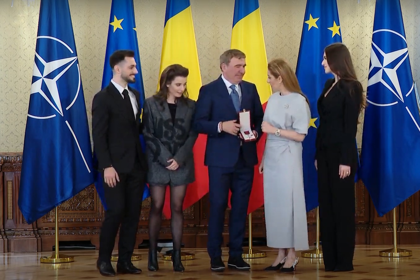Kira Hagi și logodnicul ei, imagini rare alături de familie. Și-au făcut apariția la Palatul Cotroceni, unde Gică Hagi a fost decorat