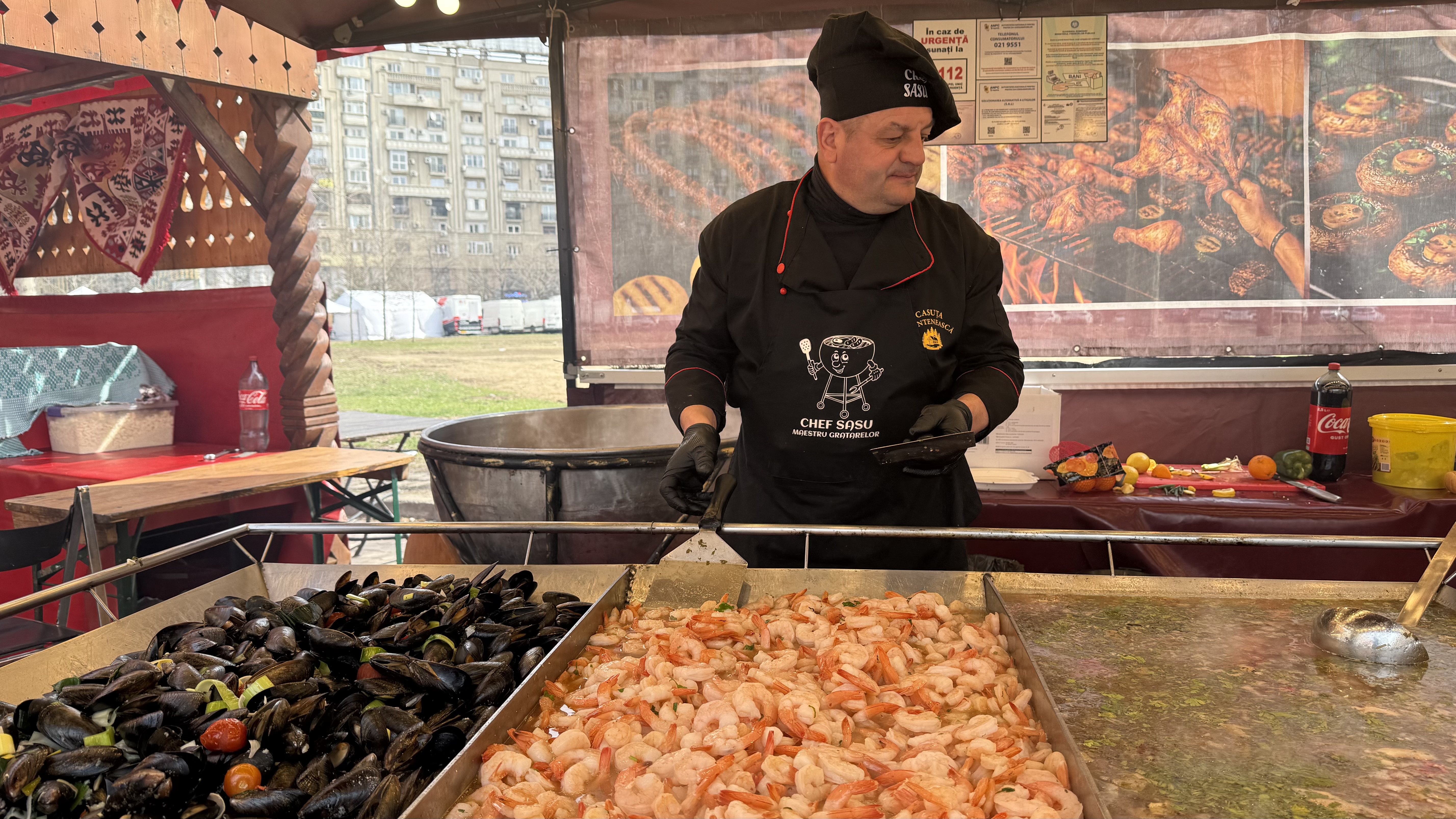 Cât costă o ciorbă pescărească lipovenească la Festivalul Pescăresc din București? O bucată de crap, cât un kilogram, în Obor
