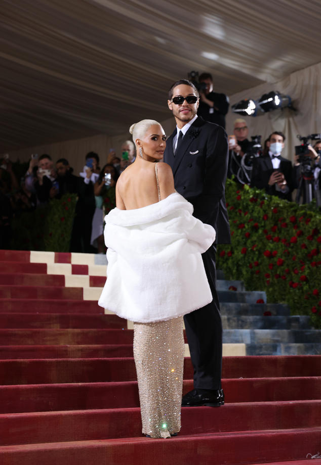 Kim Kardashian și Pete Davidson s-au despărțit după 9 luni de relație. Ce s-a întâmplat între cei doi îndrăgostiți