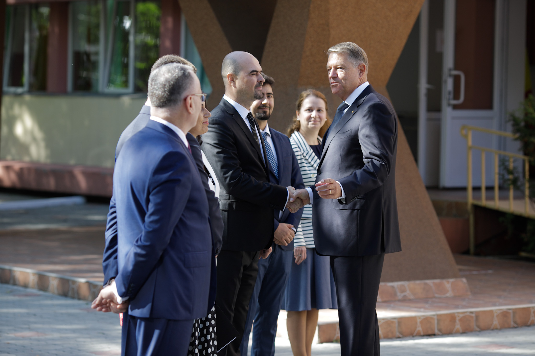 Klaus Iohannis, discurs la început de an școlar: „Contează mai puțin nota și mai mult dezvoltarea copilului”