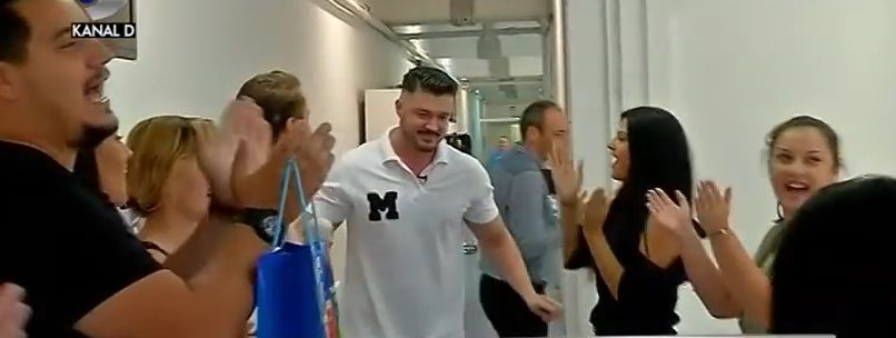Ce farsă i-au făcut colegii lui Victor Slav de ziua lui. A rămas șocat | FOTO