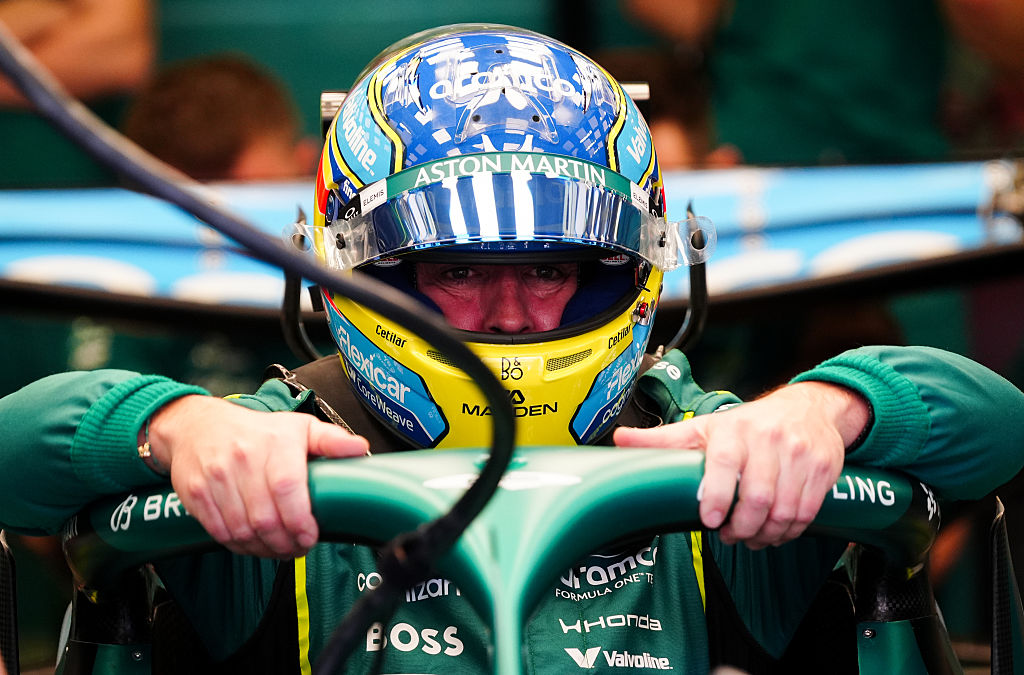 Teljes katasztrófa: a vb-címre törő F1-es csapat kihagyná a szezonnyitót, de nem a közel-keleti háború miatt