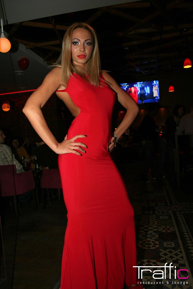 GALERIE FOTO / Elveţienii au cerut "fete de ring" din România pentru o gală. Arată DEMENŢIAL