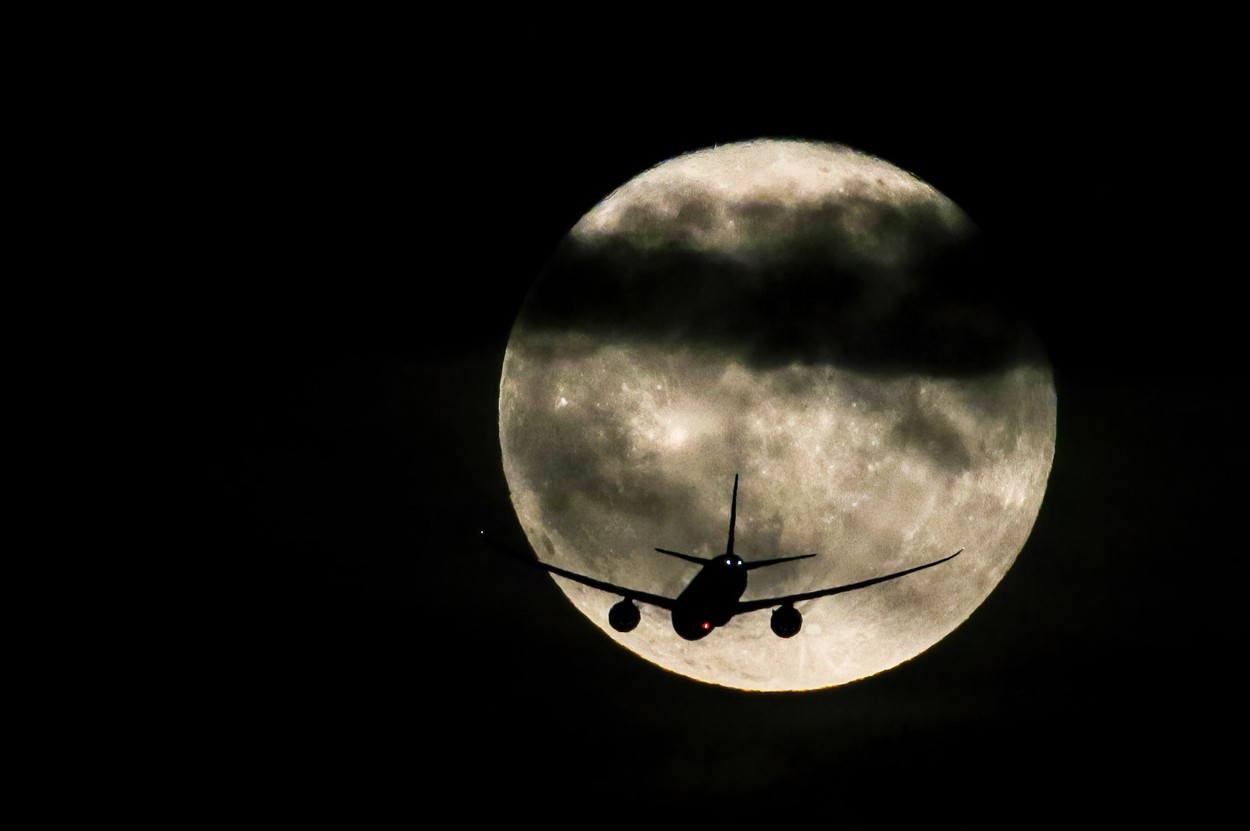 SuperLuna, văzută din marile orașe ale lumii. Imagini spectaculoase cu fenomenul astronomic