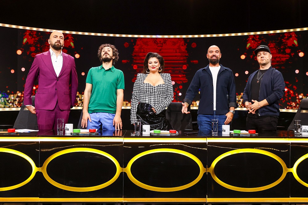Nea Mărin, alături de fiica sa, Larisa, la TV. Cei doi au pregătit un moment special pentru „Stand-Up Revolution”