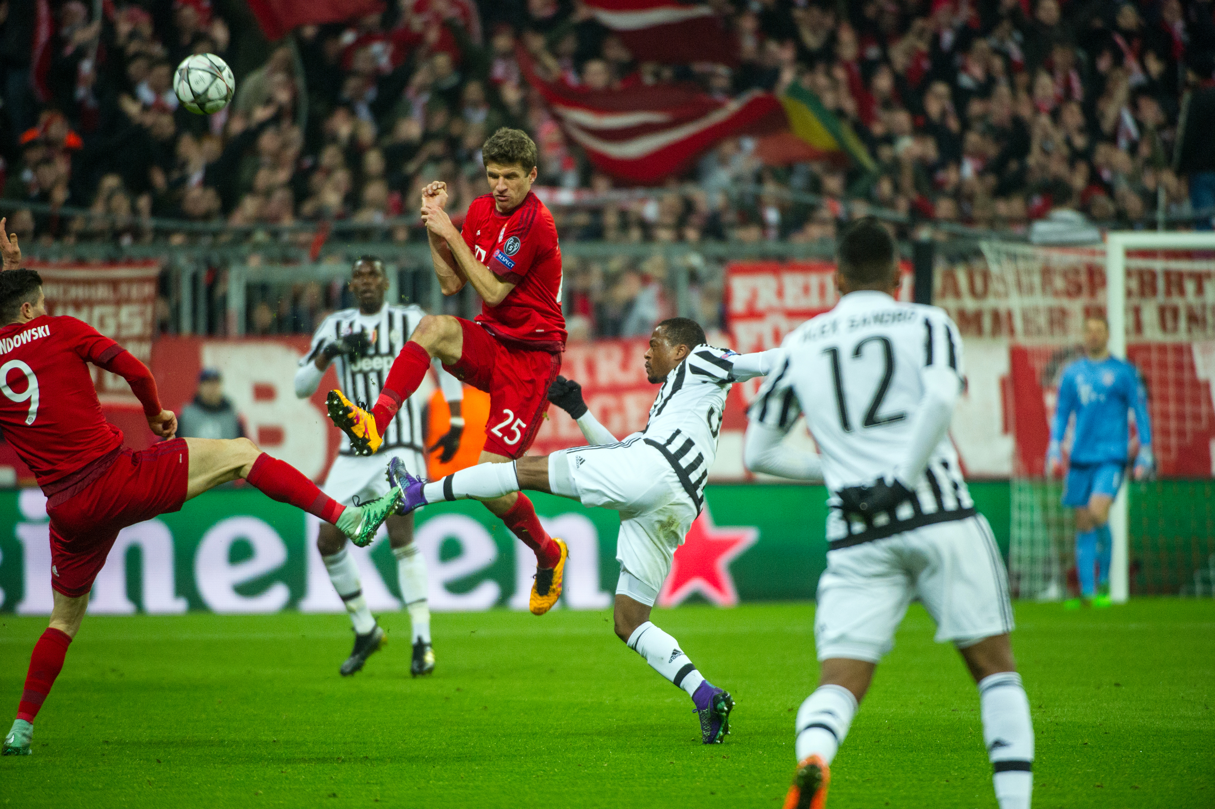 Liga Campionilor, optimi: Bayern - Juventus și Barcelona - Arsenal. ^Nebunie la Munchen. Tripleta MSN l-a ”îngropat” pe Wenger / FOTO&VIDEO