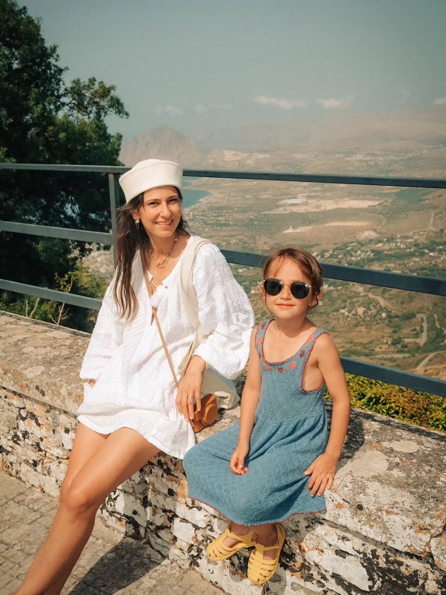 Dana Rogoz, confesiuni din vacanța în Sicilia. Cum s-a protejat familia ei de incendiile din insulă