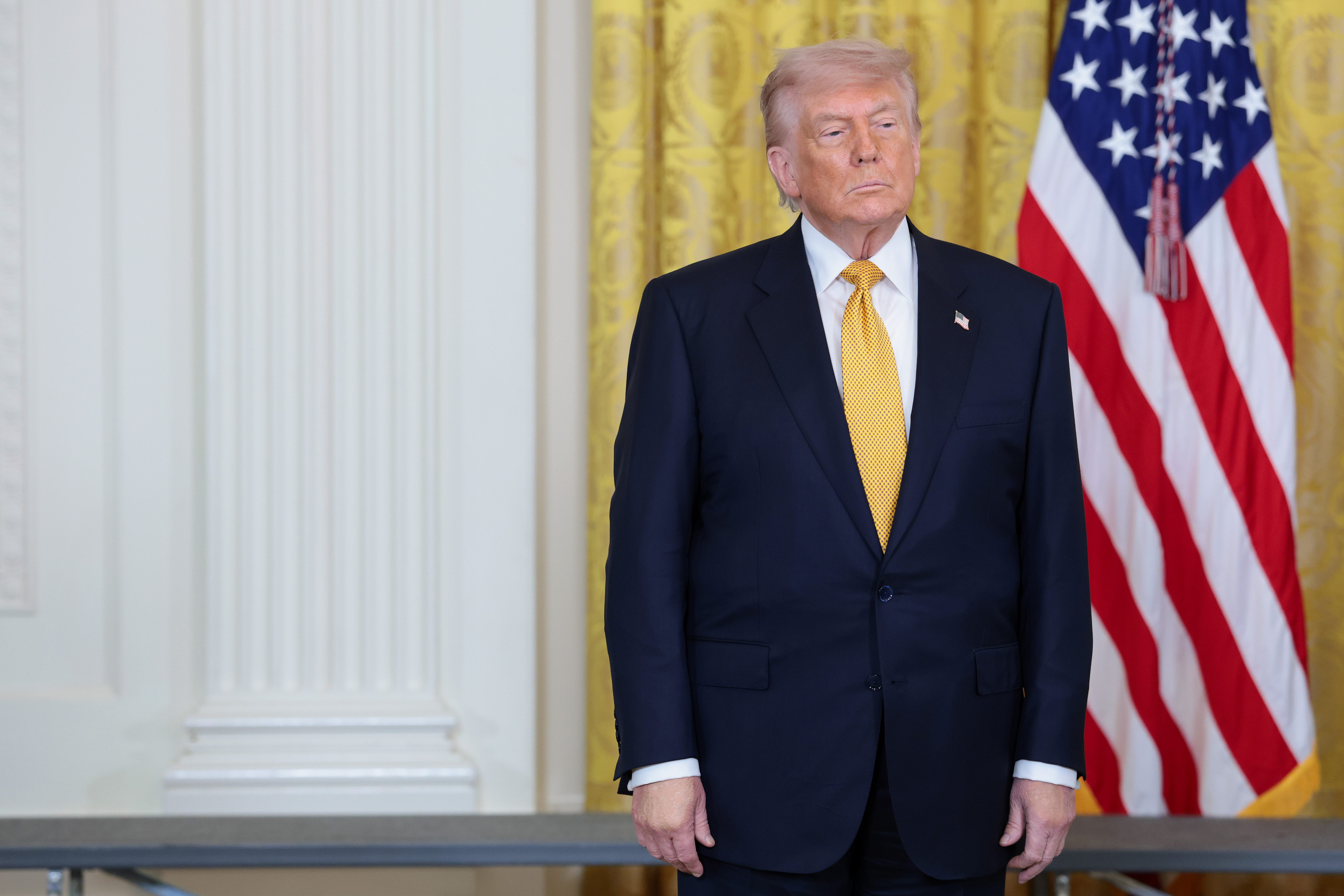 Trump moves to admit 10,000 more white South Africans under U.S. refugee plan