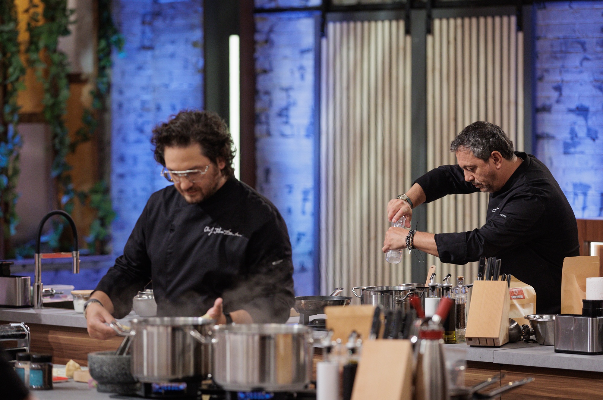 MasterChef, 13 octombrie 2025. Anunțul făcut de Gina Pistol: „Avem trei oaspeți foarte speciali”! Ce se întâmplă în show-ul de la PRO TV