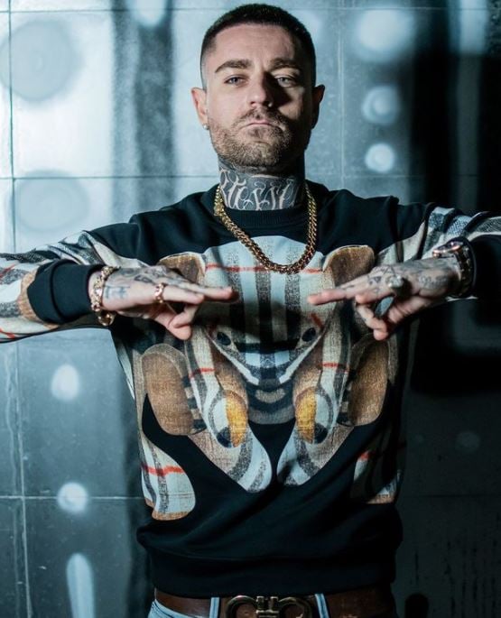 Laura Giurcanu şi TJ Miles de la „Survivor România” 2022 au dormit împreună, sub pătură. Ce spune iubitul fotomodelului despre cei doi