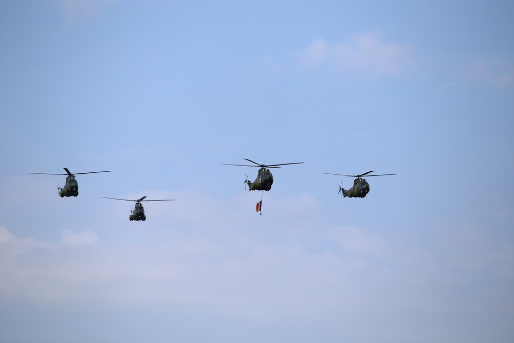 UPDATE. Programul BIAS 2018. Ce se întâmplă la show-ul aviatic cu 150 de aeronave şi peste 100 de piloţi şi paraşutişti din 13 ţări / FOTO&VIDEO
