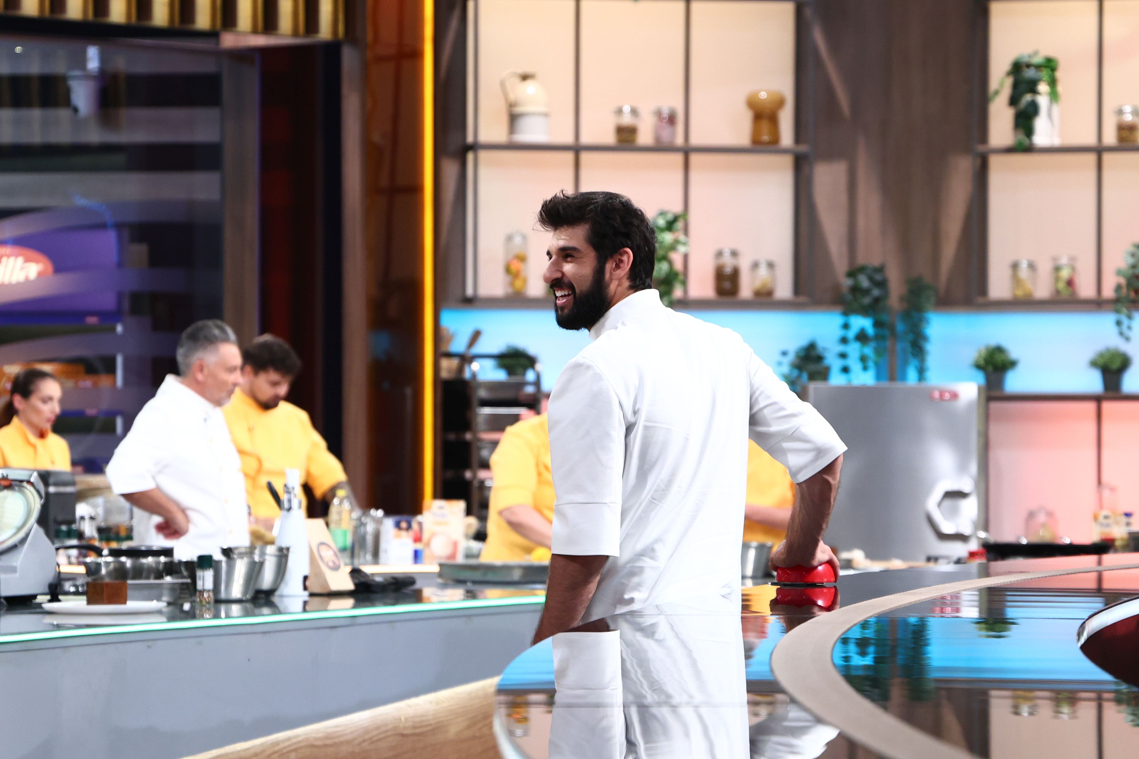 Chefi la cuțite 8 decembrie 2025. Richard Abou Zaki folosește prima amuletă și instalează panica în show