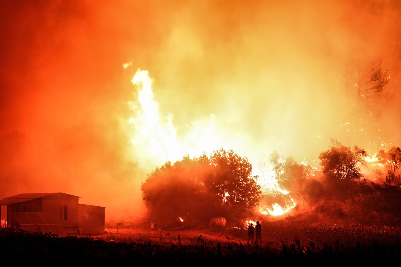 Incendiu puternic și secetă în Turcia. Sute de persoane, evacuate de urgență din provincia Canakkale