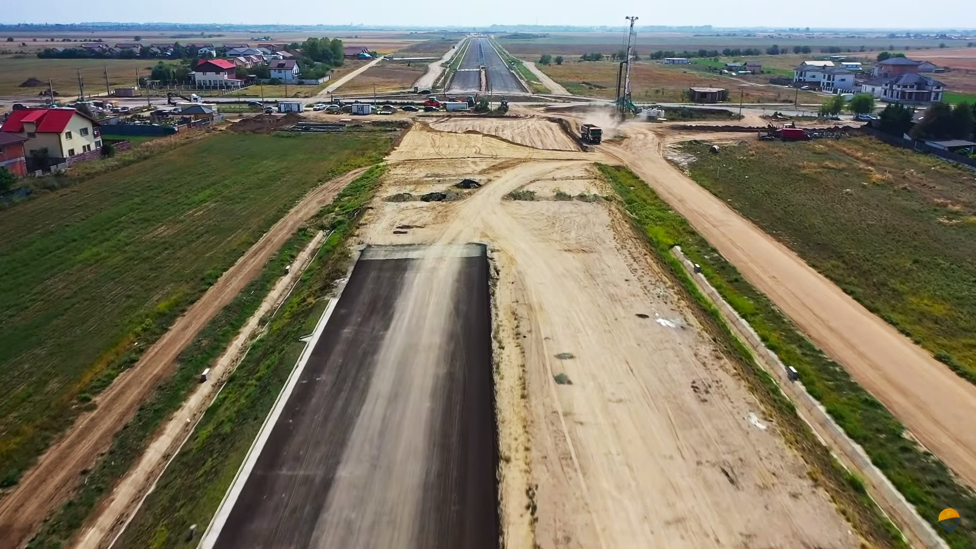 „Cea mai scurtă inaugurare de autostradă din lume”. Asociația Pro Infrastructură critică întârzierile și „cheful de muncă” al firmei care lucrează la Lotul 3 din Autostrada A0 | VIDEO