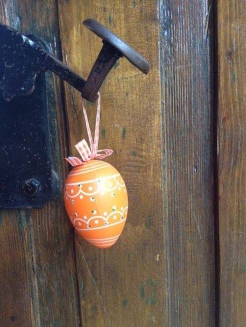 „Iepuraşul secret” a dăruit 1.001 ouă în tot satul | GALERIE FOTO