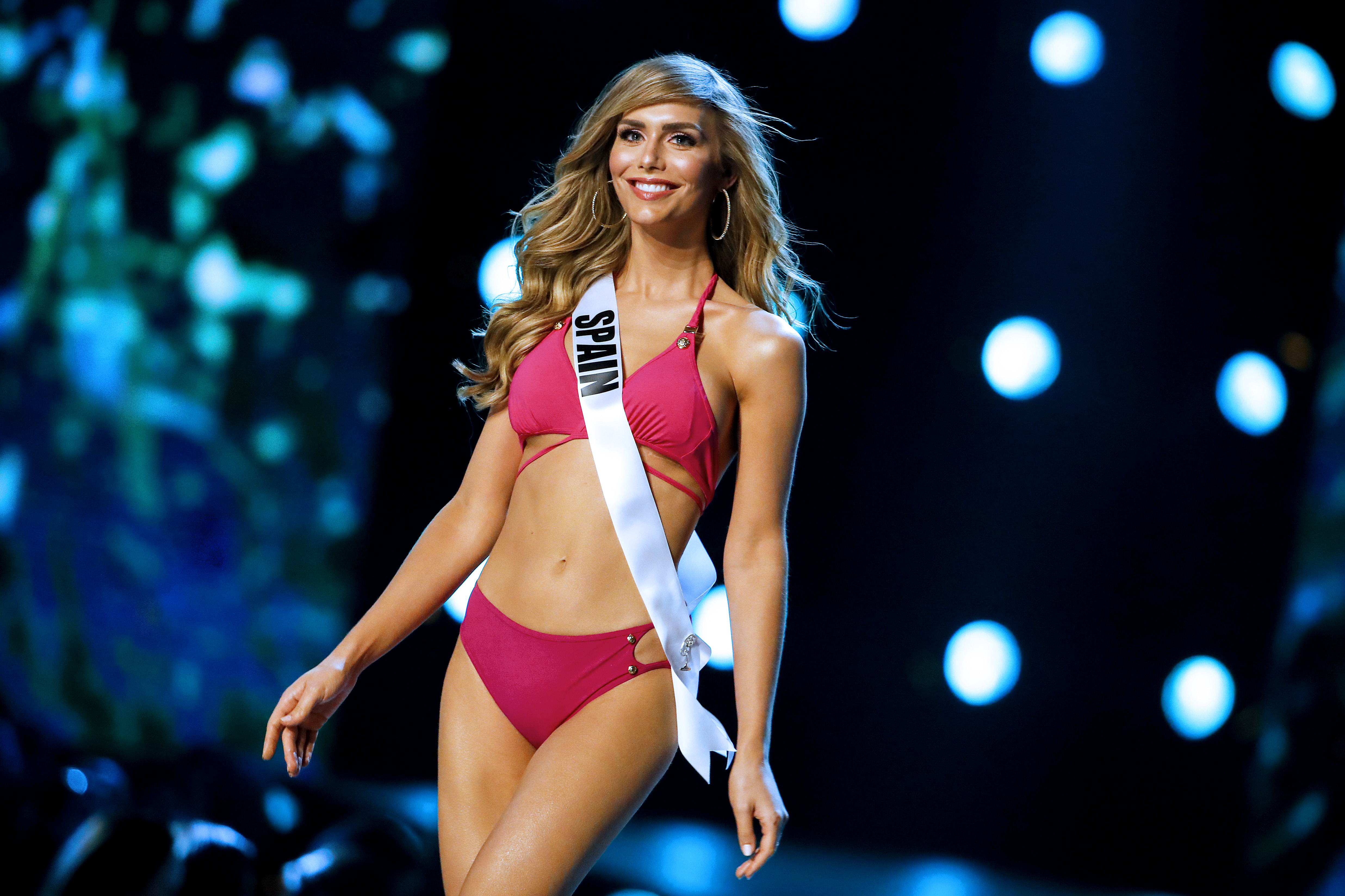 GALERIE FOTO. Ea este Miss Univers 2018! Are 24 de ani și nu a vizitat niciodată Europa