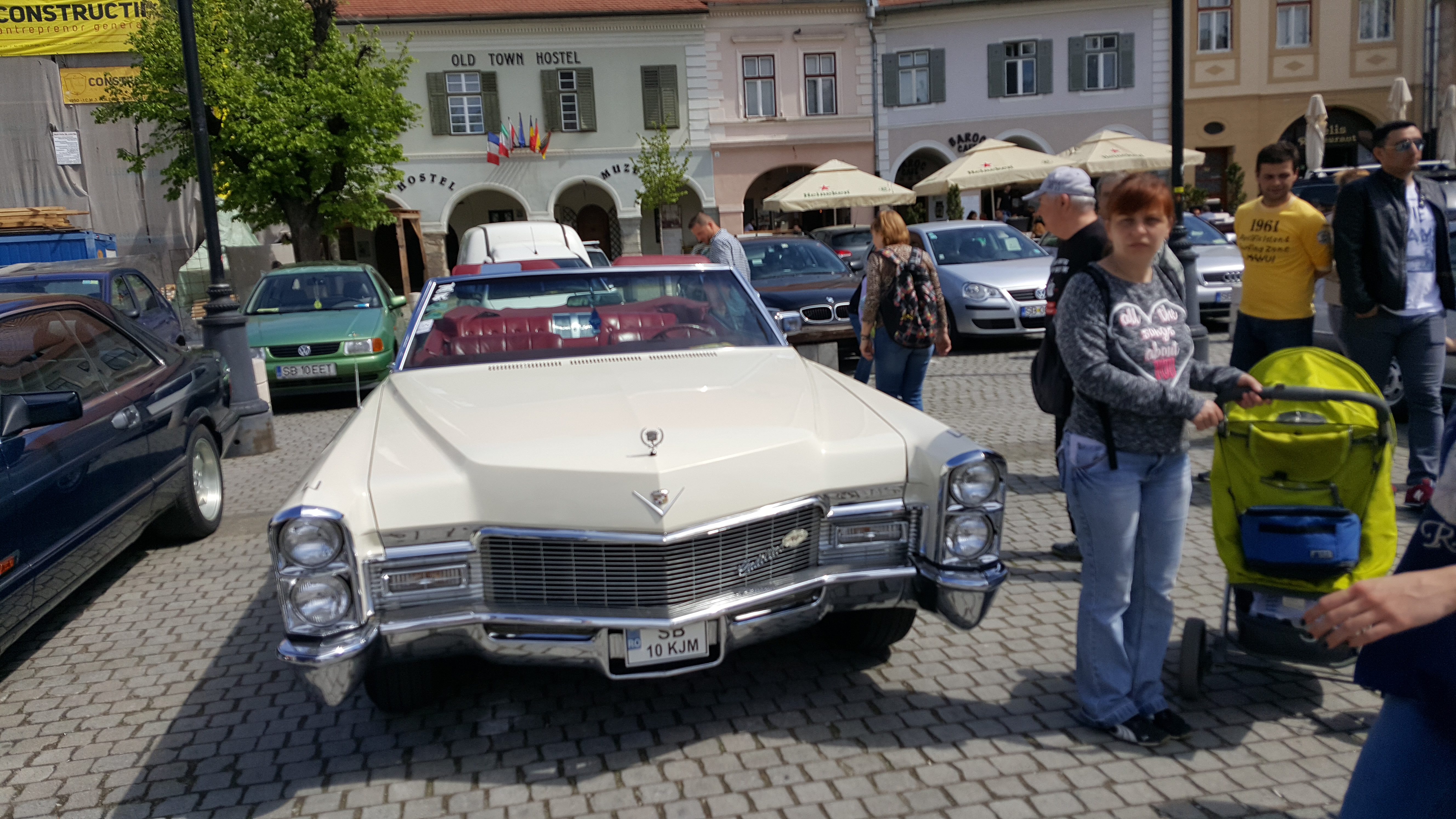 "Retro Parada Primăverii" organizată în zeci de oraşe din ţară! GALERIE FOTO