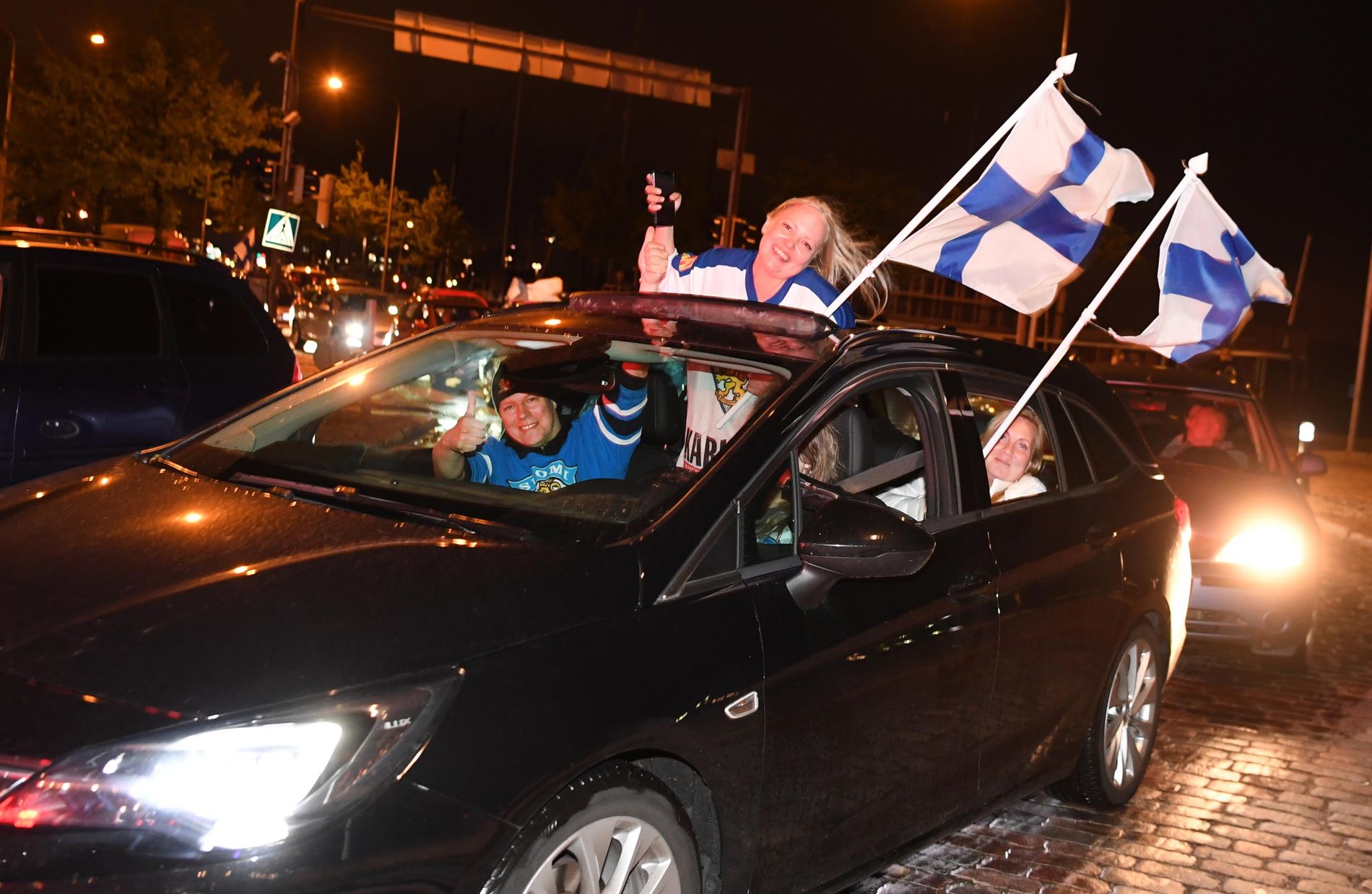 Finlandezii au sărbătorit în chiloți titlul mondial la hochei | GALERIE FOTO&VIDEO