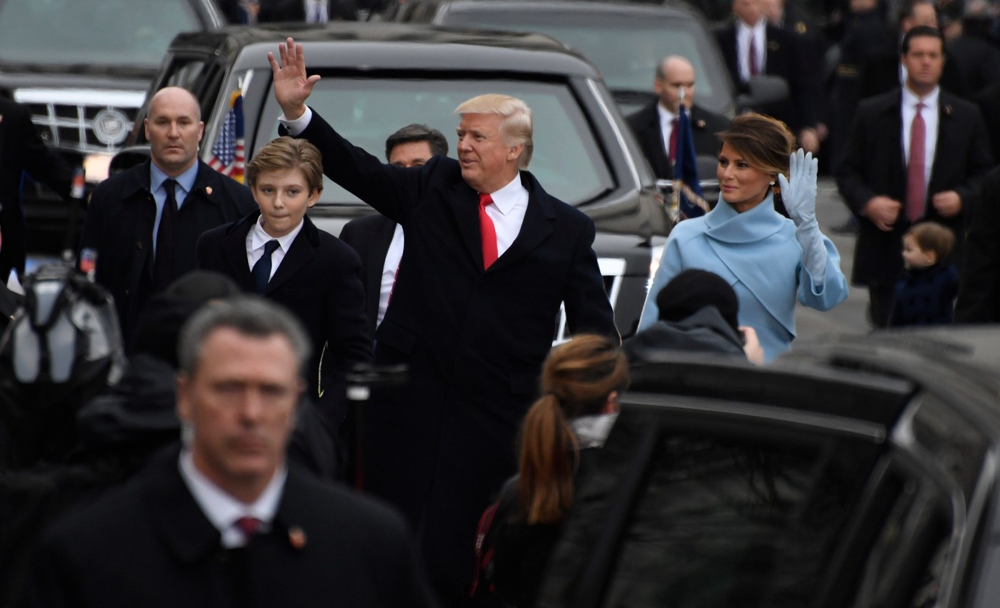 Motivul pentru care fiul lui Donald Trump a închis un etaj întreg din hotelul familiei. Gestul lui Barron are legătură cu o femeie