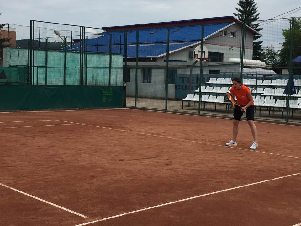 ​Ana Maria Brânză Popescu a dat spada pe racheta de tenis și i-a aruncat mănușa Simonei Halep / FOTO&VIDEO EXCLUSIV​