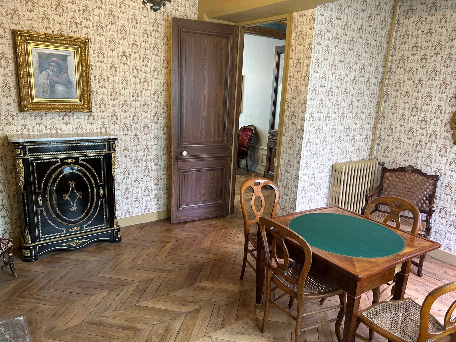 Ce muzee să vezi în Franța. De la Vagonul Armistițiului la casa natală a lui De Gaulle și Maison Léonie a lui Proust, de la Château de Saché Balzac la nuga și Nationale 7. Plus Amboise, câteva plaje și un munte