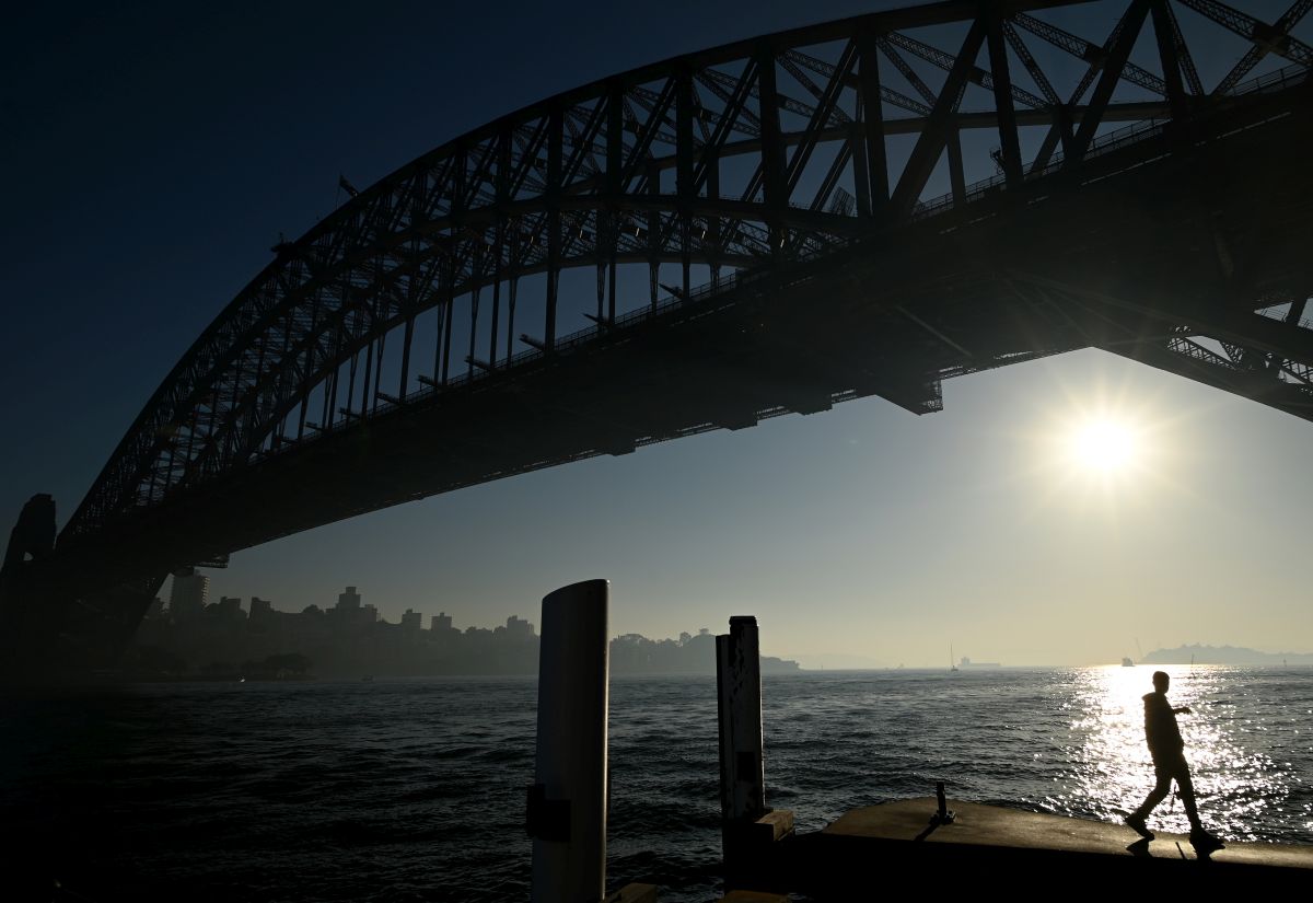 Incendii devastatoare în Australia. Orașul Sydney, învăluit într-o ceață toxică. Imagini dramatice