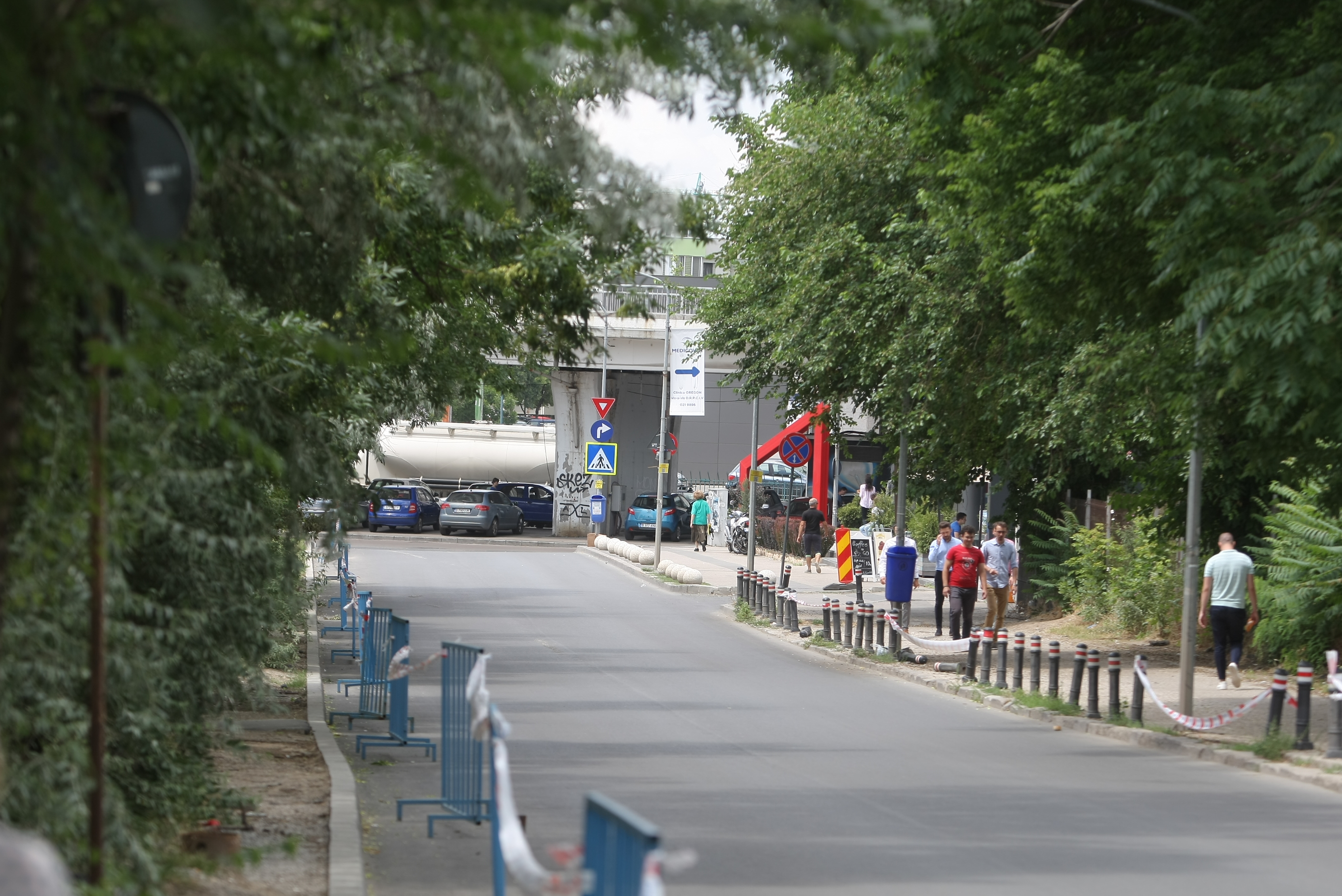#salvatipipera | Noi măsuri în urma campaniei Libertatea: Primăria Sectorului 2 a montat garduri pentru a împiedica parcarea ilegală pe str. Gara Herăstrău