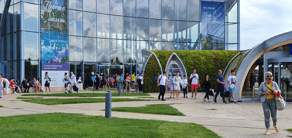 Sute de persoane, evacuate de urgență din Complexul Therme. „S-a supraîncălzit un echipament”