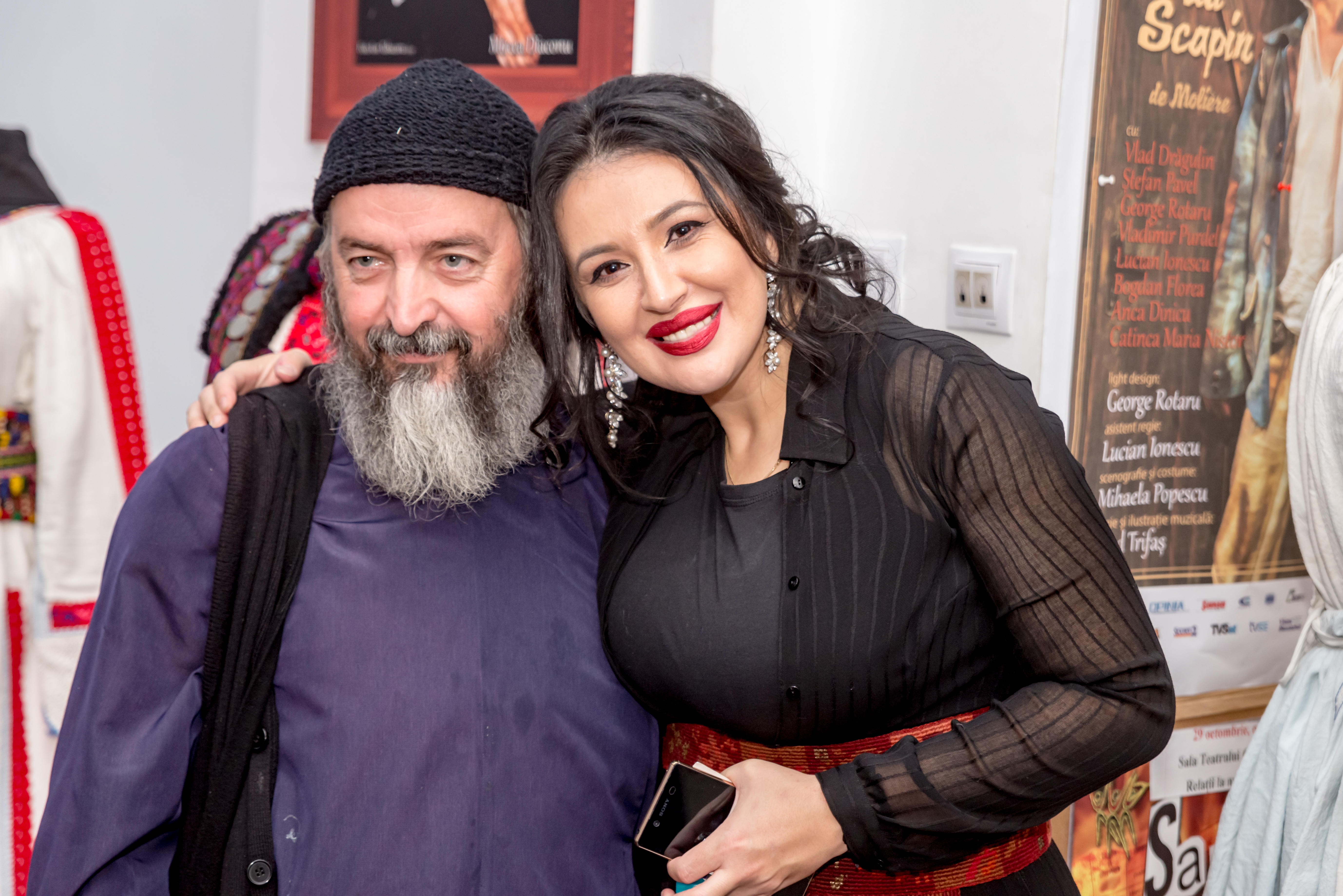 REPORTAJ/Diana Toma, profesoara de engleză din Buzău care are 100 de ii. ”Sunt terapeutice, te încarci cu energie când le porți”