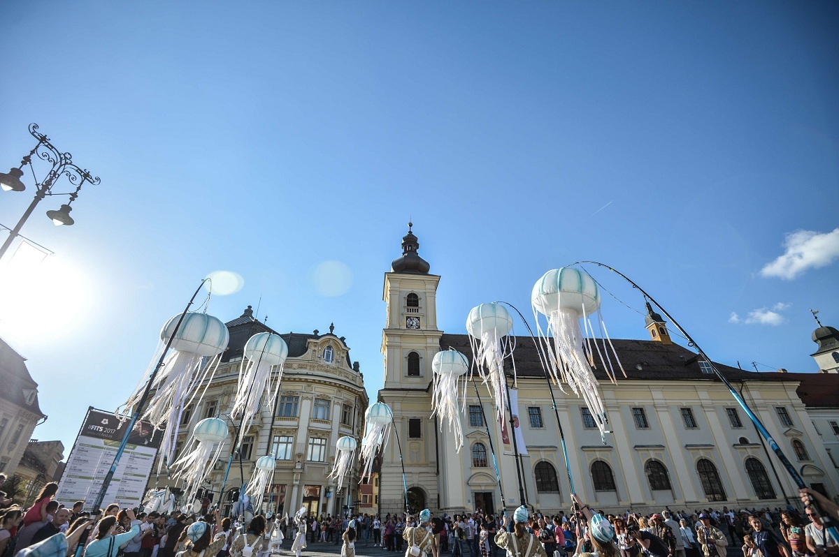 Peste 10.000 de oameni au participat la deschiderea Festivalului Internațional de Teatru de la Sibiu