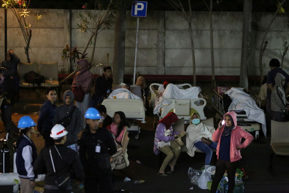 UPDATE / Cutremur de 7 grade în Indonezia. Bilanțul ar fi ajuns la 142 de morți, potrivit unui oficial local - FOTO & VIDEO