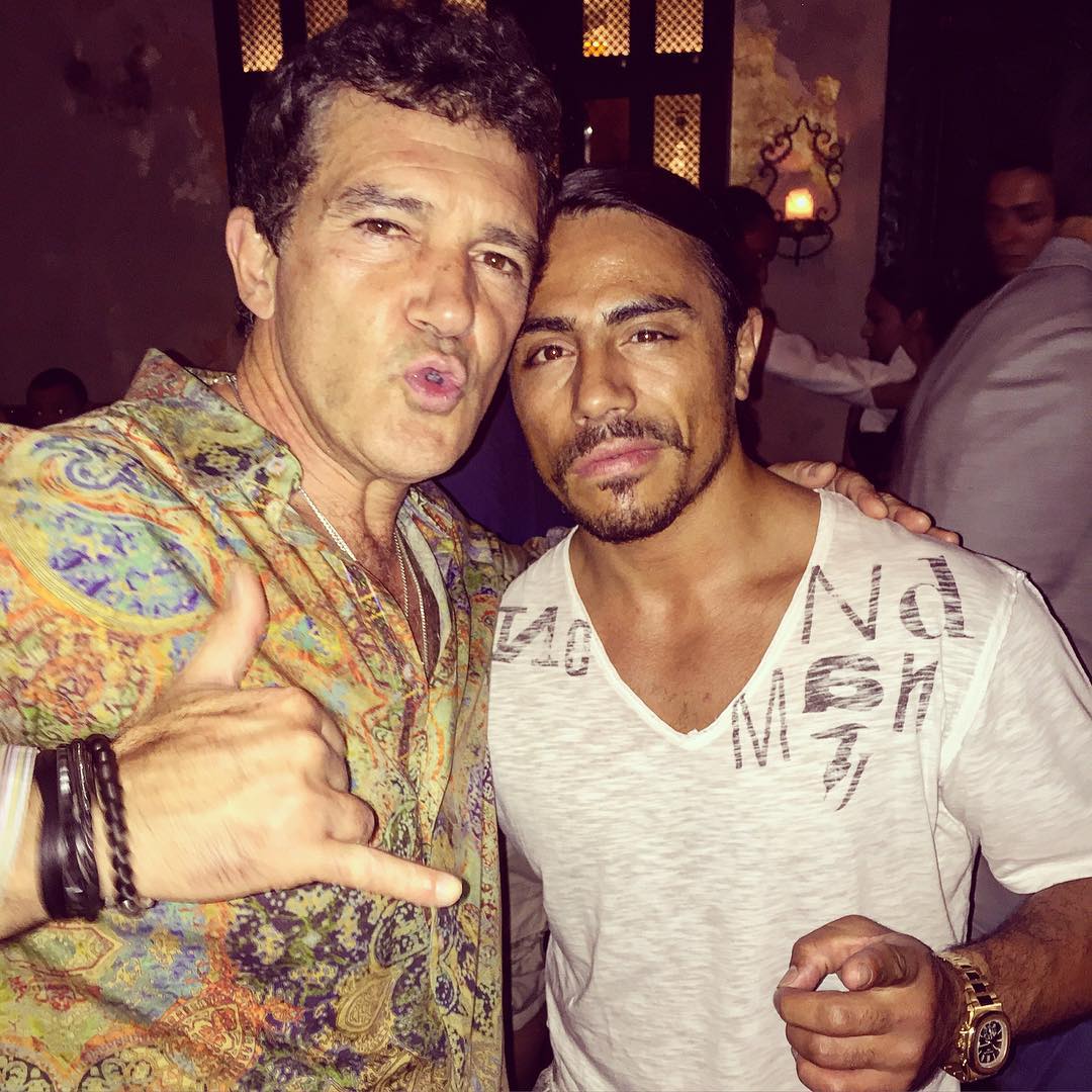Virusul "Salt Bae"! Bucătarul turc Nusret Gokce a înnebunit planeta: starurile din fotbal, showbizz și greii din politică fac coadă să mănânce din mâna lui