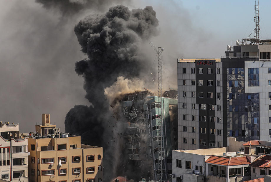 Armata israeliană a distrus o clădire din Gaza în care erau sediile AP și Al Jazeera