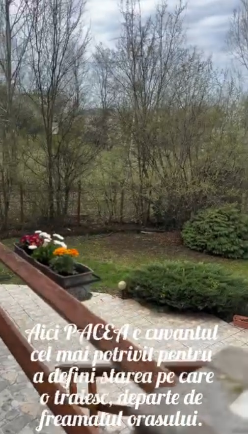 Andreea Marin a făcut plajă în curtea casei sale din Telega, Prahova. Cum a apărut în costum de baie: „Aici îmi regăsesc echilibrul”