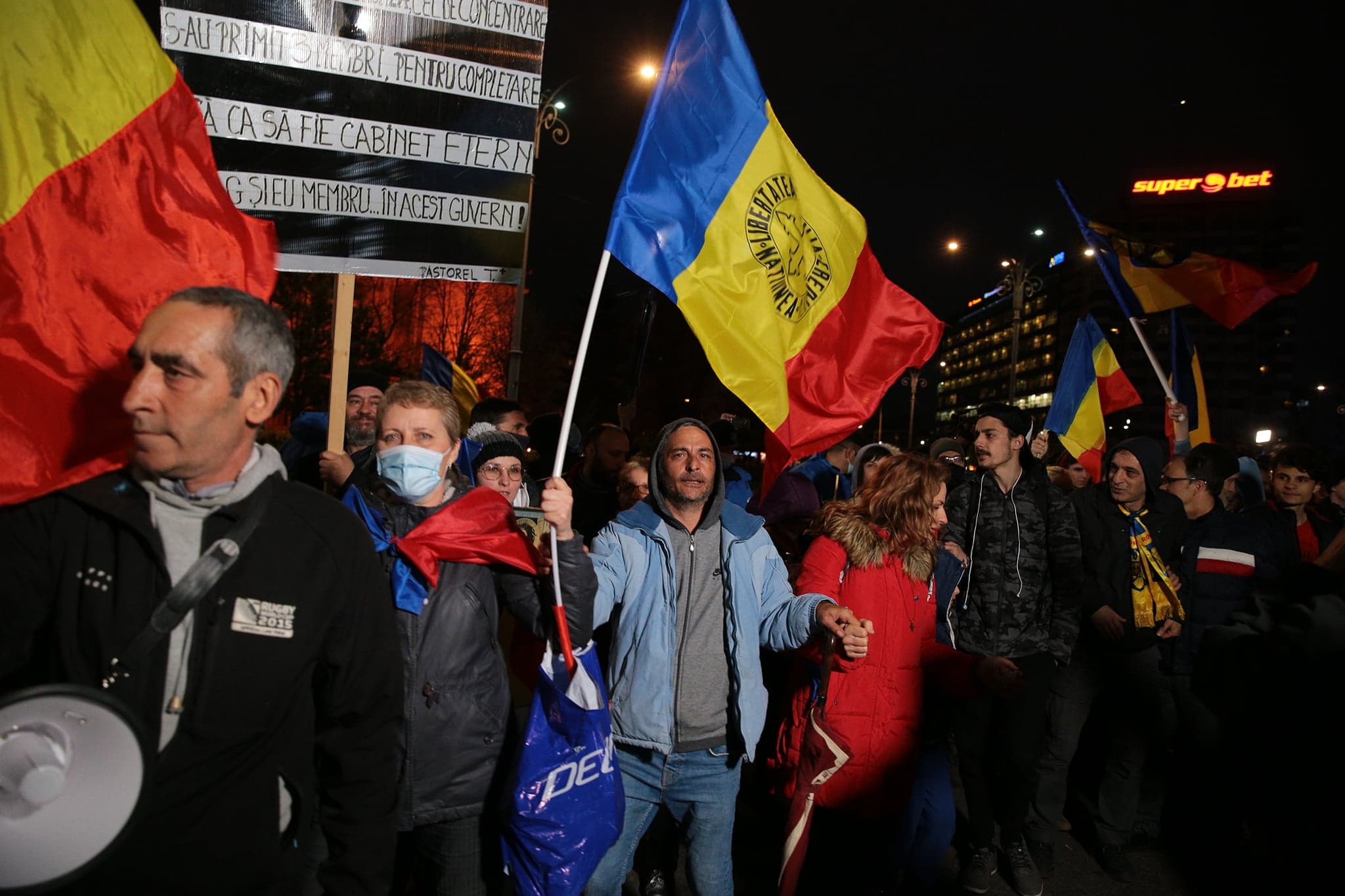Noi proteste în București și Constanța. „Foamea ne scoate din casă”