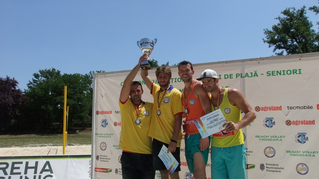 Fetele au încins nisipul la Campionatul Național de volei de plajă / GALERIE FOTO