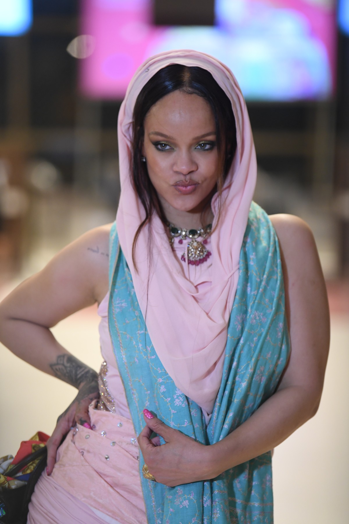 Câți bani ar fi primit Rihanna pentru a cânta la petrecerea din India, unde s-au adunat toți bogații lumii: „Nu s-a făcut economie”