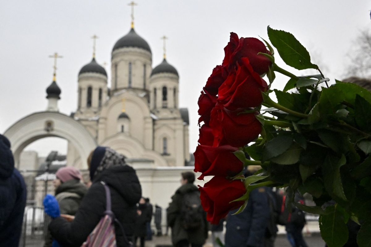 Înmormântarea lui Navalnîi: Mii de ruși au stat la coadă pentru un omagiu la mormântul opozantului. Oamenii au scandat „Rusia va fi liberă”. Peste 120 de persoane reținute