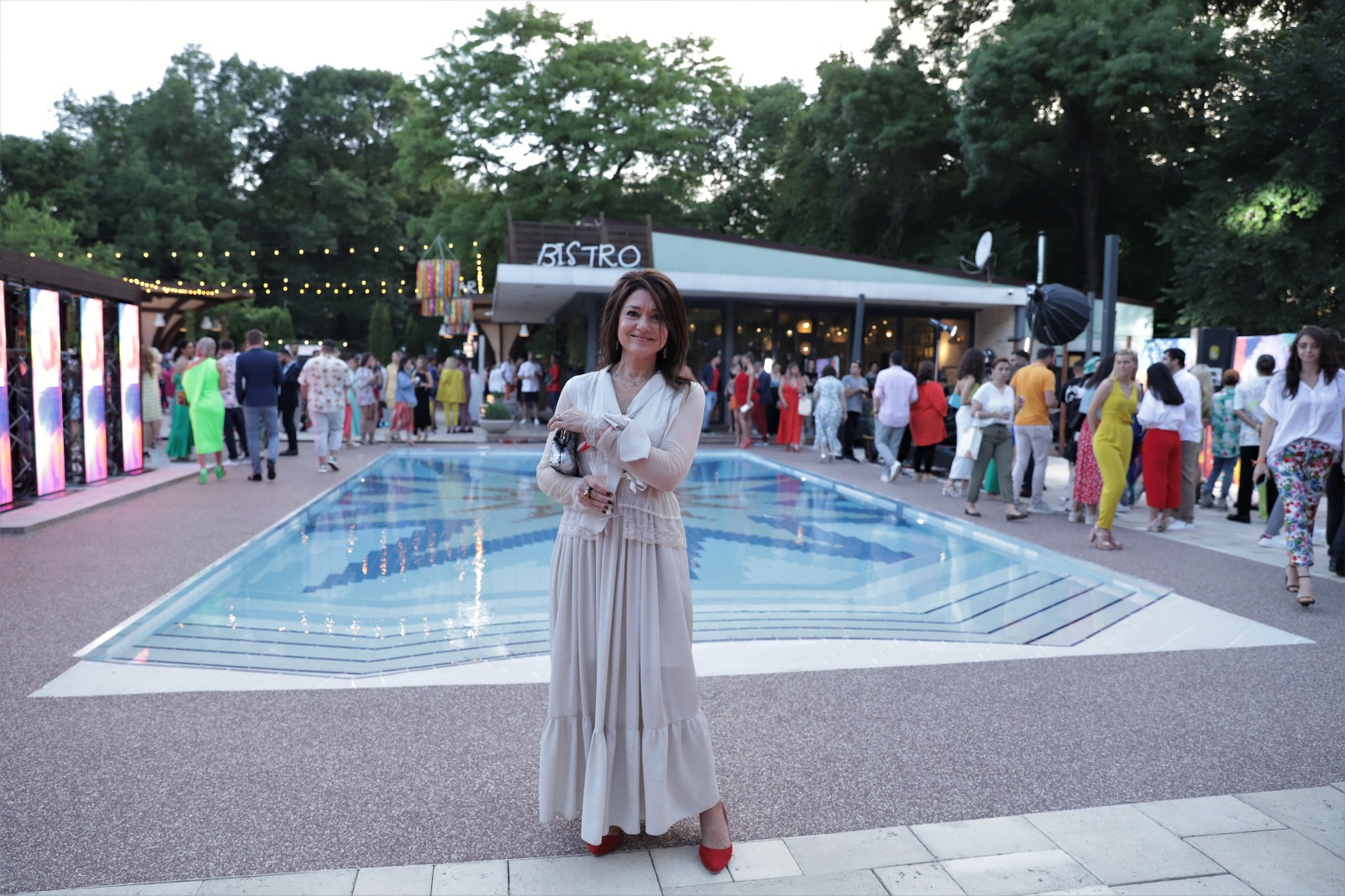 Cum s-au îmbrăcat vedetele pe covorul roșu la petrecerea VIVA! 2022. Andreea Marin și iubitul ei au atras toate privirile la eveniment