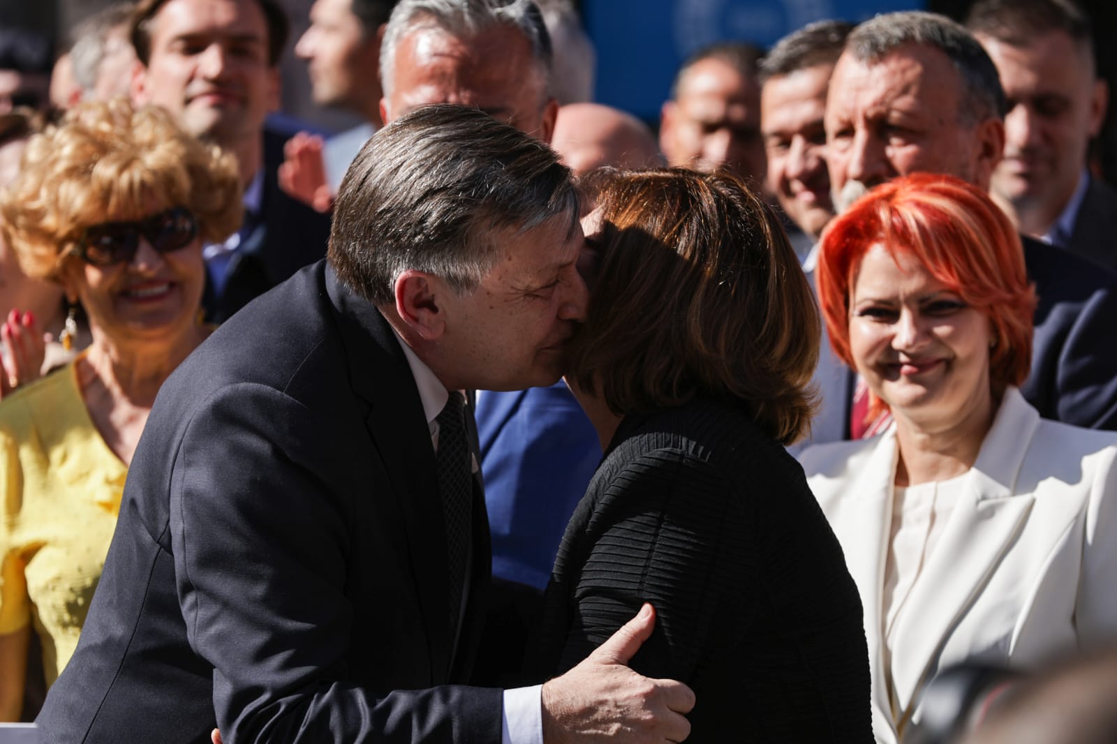 Cum arată soția lui Crin Antonescu și cu ce se ocupă. Adina Vălean a spus la TV ce soțul ei nu voia să se afle: „Este ca un foc de paie”