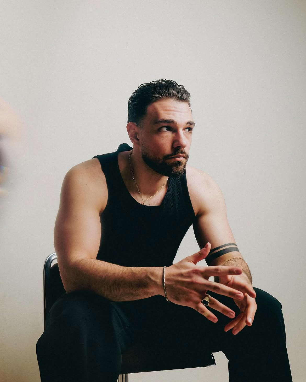 Andrew Barabancea ar putea fi jurat într-o emisiune TV: „Am primit propuneri”. În ce relații a rămas cu Naomi Hedman după despărțire